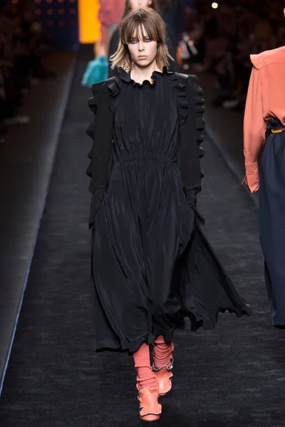 Look 3